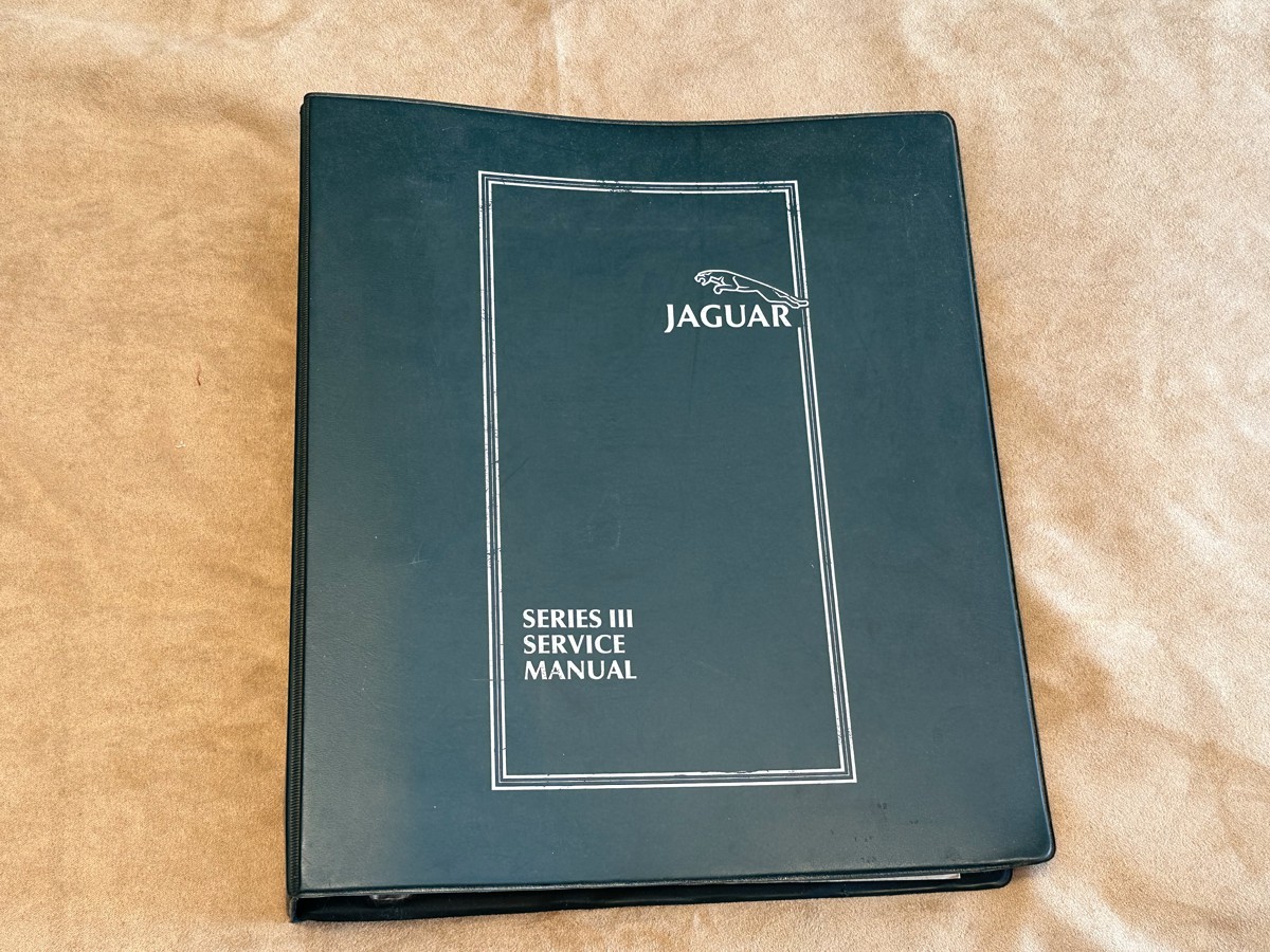 Jaguar Series III service manual